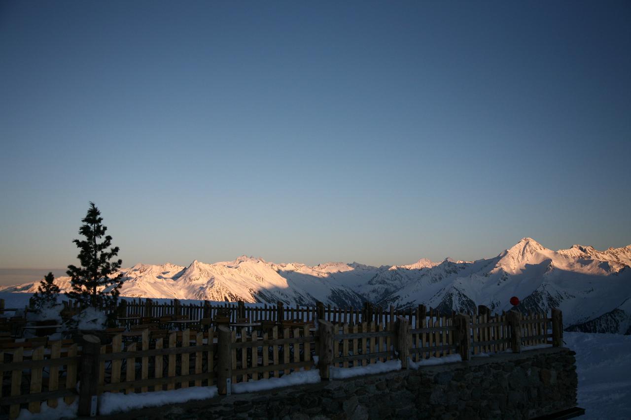 Hotel Schneekarhuette Mayrhofen Zewnętrze zdjęcie
